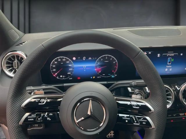 Mercedes-Benz GLA 220 4MATIC AMG Line
