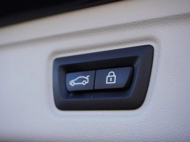 BMW 330 330d Luxury Line Touring xDrive