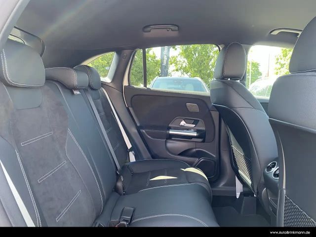 Mercedes-Benz GLA 200 AMG Line