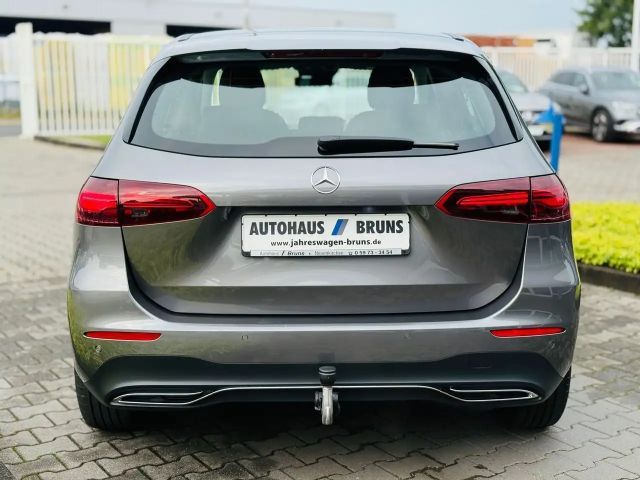 Mercedes-Benz B 200 Progressive Sedan