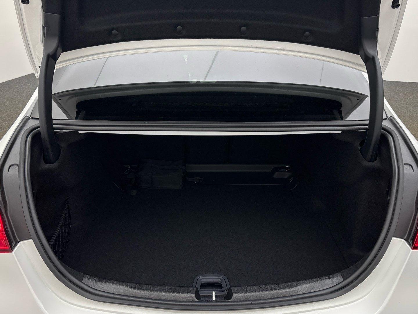 Mercedes-Benz C 220 AMG Line C 220 d Sedan