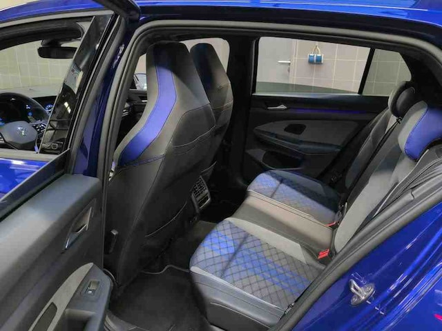 Volkswagen Golf R-Performance- Akrapovic Matrix/Pano