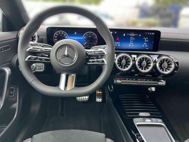 Mercedes-Benz CLA 180 AMG Line Shooting Brake