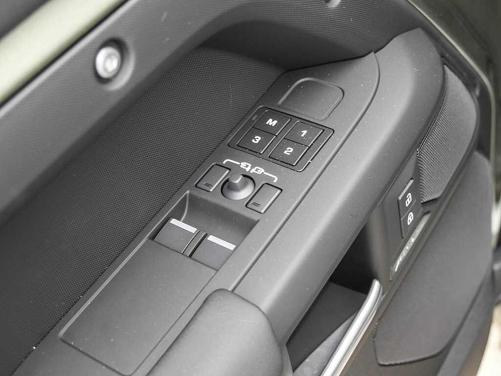 Land Rover Defender 90 Dynamic SE