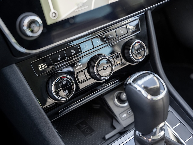 Skoda Superb 2.0 TDI Combi Style Style