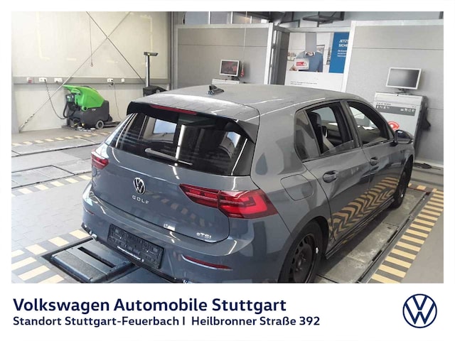Volkswagen Golf 1.5 eTSI DSG R-Line