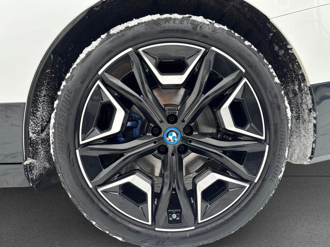 BMW iX xDrive