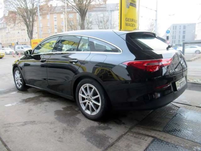 Mercedes-Benz CLA 180 Shooting Brake