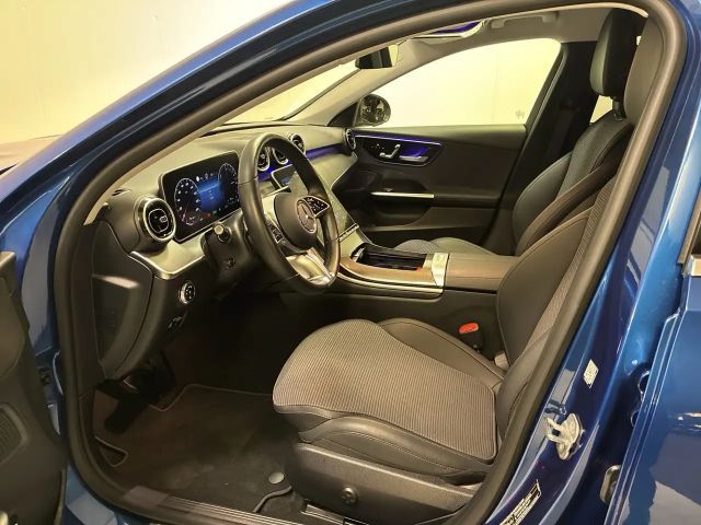 Mercedes-Benz C 300 C 300 e Sedan