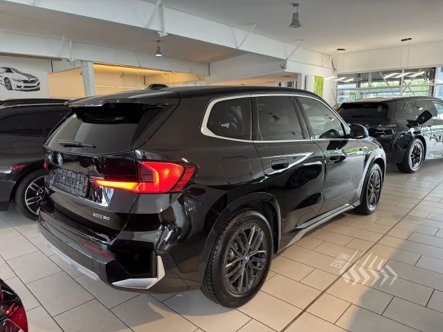 BMW X1 xDrive30 xLine el.Sitze°Headup°AdLED+Fwk°AHK
