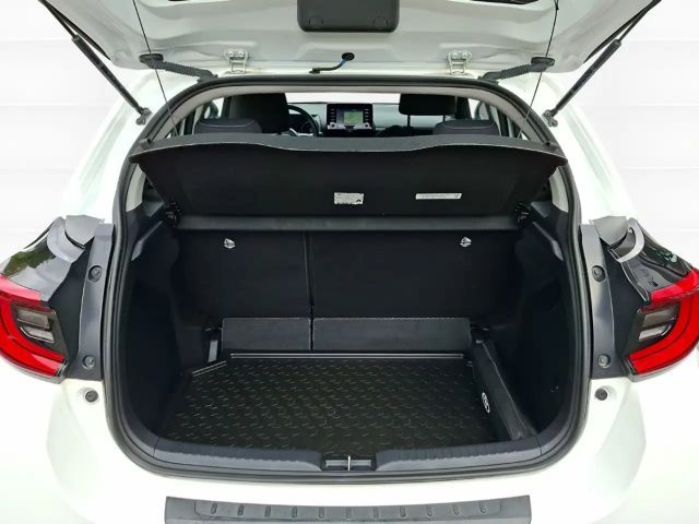 Toyota Yaris Hatchback Hybride Team D