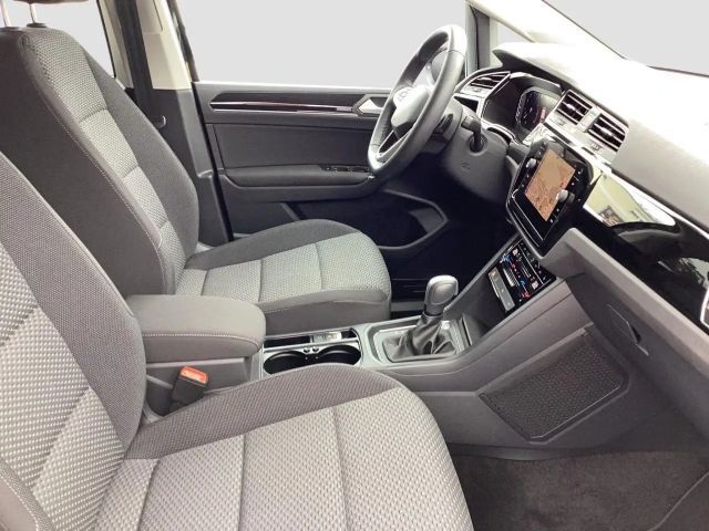 Volkswagen Touran 1.5 TSI DSG R-Line