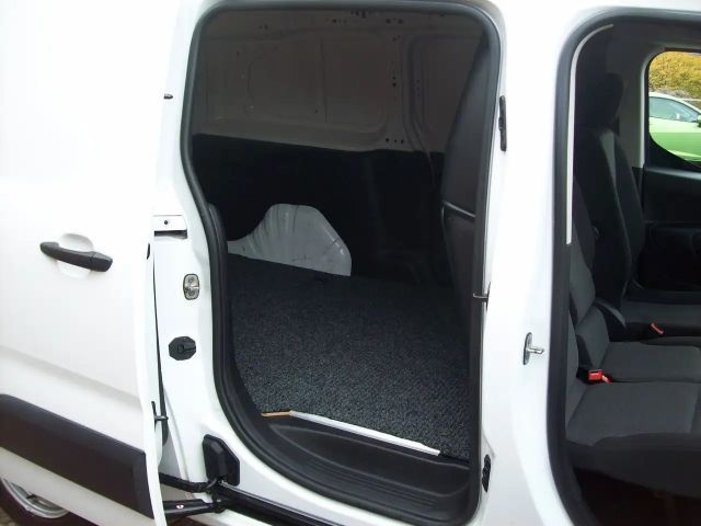 Opel Combo E 1.2 Cargo XL Holzboden Anhängerkupplung
