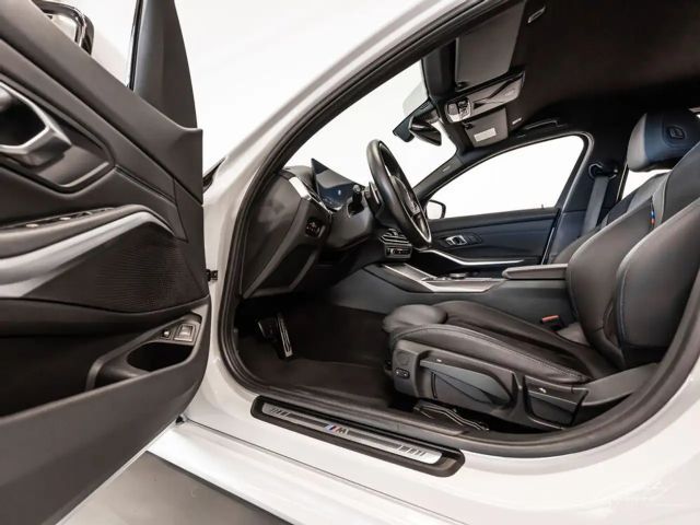 BMW 320 320e M-Sport xDrive