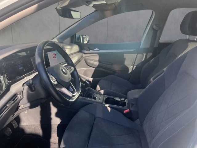 Volkswagen Golf Life Variant