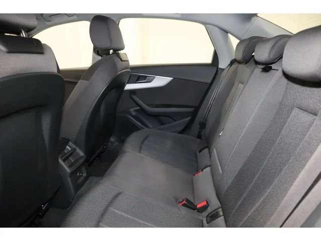 Audi A4 35 TFSI Sedan