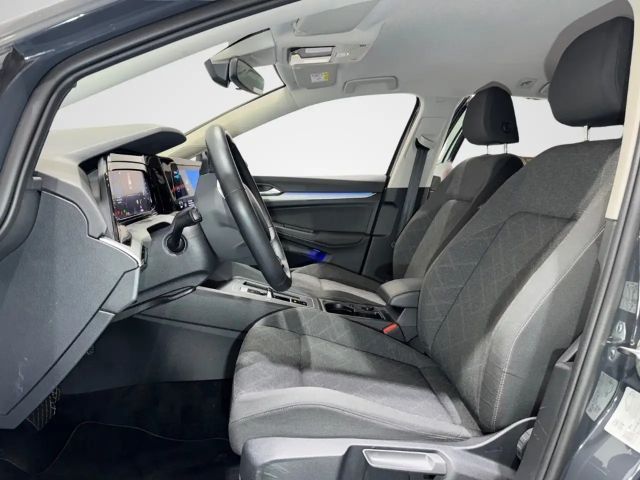 Volkswagen Golf 1.5 eTSI DSG Life Variant