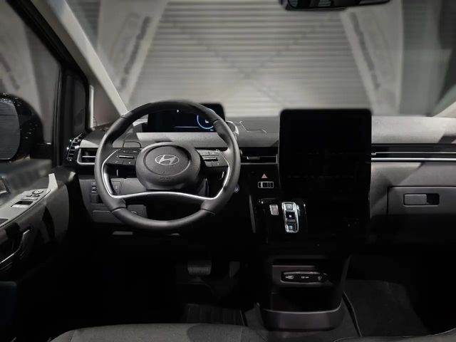 Hyundai Staria Trend