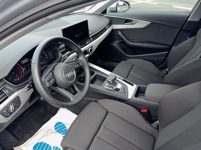 Audi A4 30 TDI Avant S-Tronic