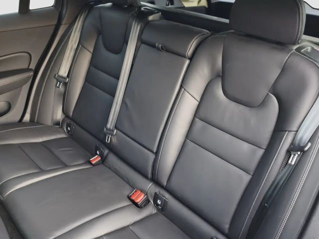 Volvo V60 Cross Country AWD Ultimate