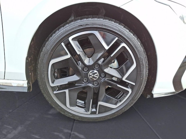 Volkswagen Golf 1.5 TSI R-Line Variant