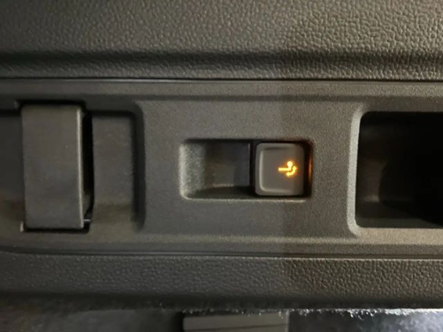 Volkswagen Passat 1.5 eTSI DSG R-Line Variant