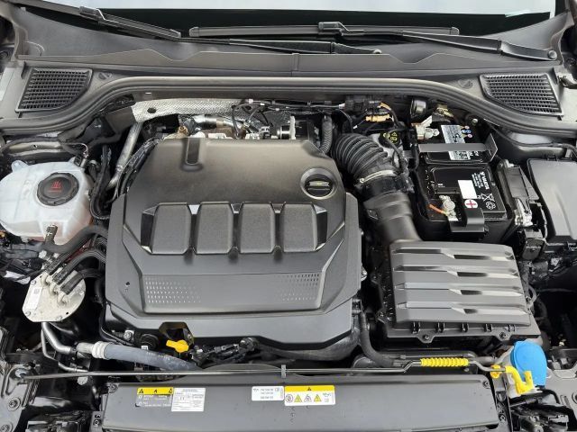 Volkswagen Golf 2.0 TDI DSG Golf VIII Style