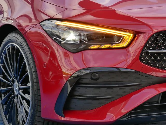 Mercedes-Benz CLA 200 AMG Line Coupé