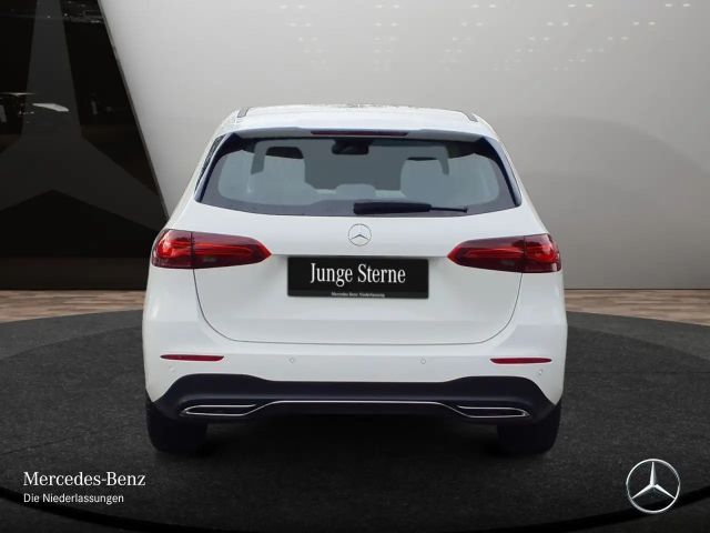 Mercedes-Benz B 200 Progressive Sedan