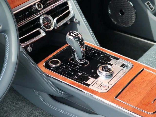 Bentley Flying Spur Hybrid