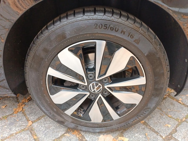 Volkswagen Touran 1.5 TSI DSG