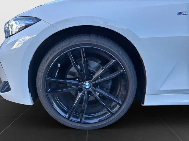 BMW 320 320i M-Sport Sedan