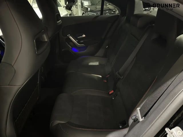 Mercedes-Benz CLA 180 AMG Line Coupé