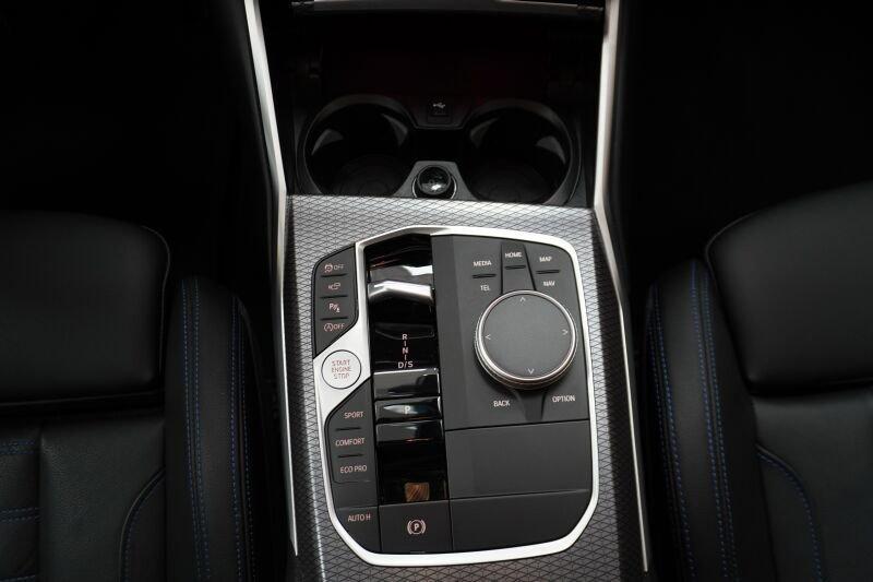 BMW 330 330i Sedan xDrive