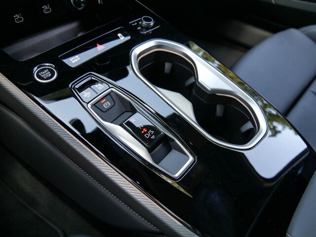 Audi A6 Avant Quattro S-Tronic