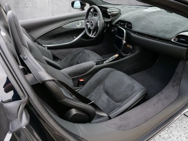 McLaren Artura Spider