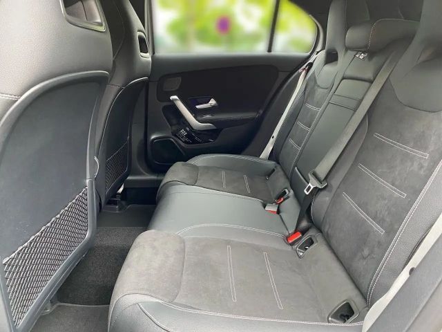 Mercedes-Benz A 200 AMG Line