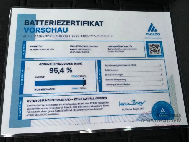 Fiat 500e Digitales Cockpit Apple CarPlay Android Auto Klima