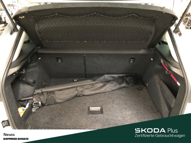 Skoda Kamiq KAMIQ SCOUTLINE TSI DSG AHK SITZHEIZUNG EINPARKHIL