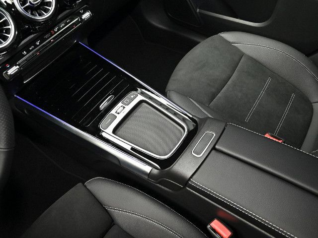 Mercedes-Benz GLB 180 