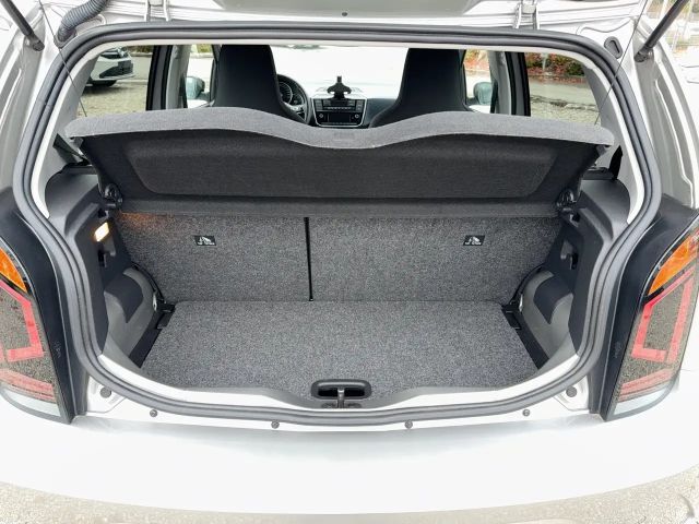 Volkswagen up! Style