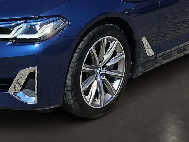 BMW 540 540i Luxury Line Sedan xDrive