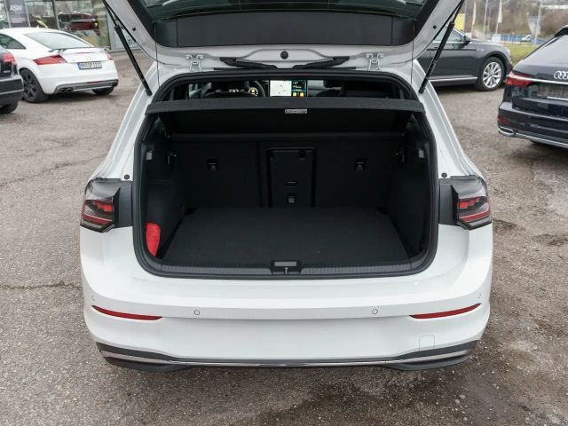 Volkswagen Golf 1.5 eTSI DSG