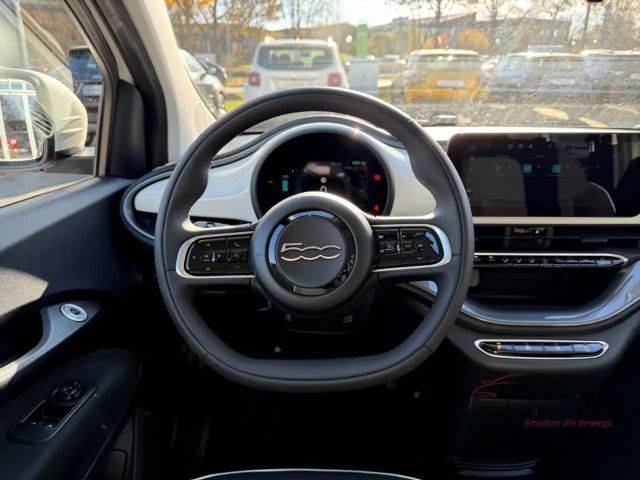 Fiat 500e +Klimaaut.+Tempomat+Spurhalte.+Schildererkennung