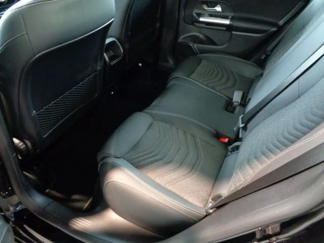 Mercedes-Benz B 200 LED,KAMERA,NAVI,NP:44.512,-