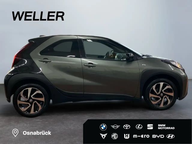 Toyota Aygo Bi-Tone Hatchback Pulse