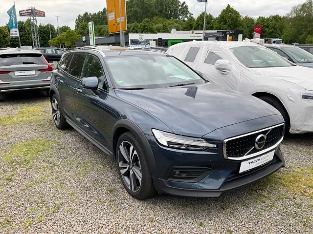 Volvo V60 Cross Country AWD Ultimate