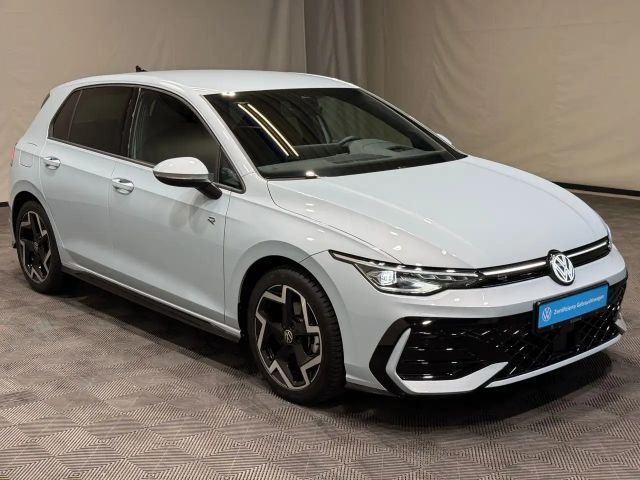 Volkswagen Golf 1.5 eTSI DSG R-Line