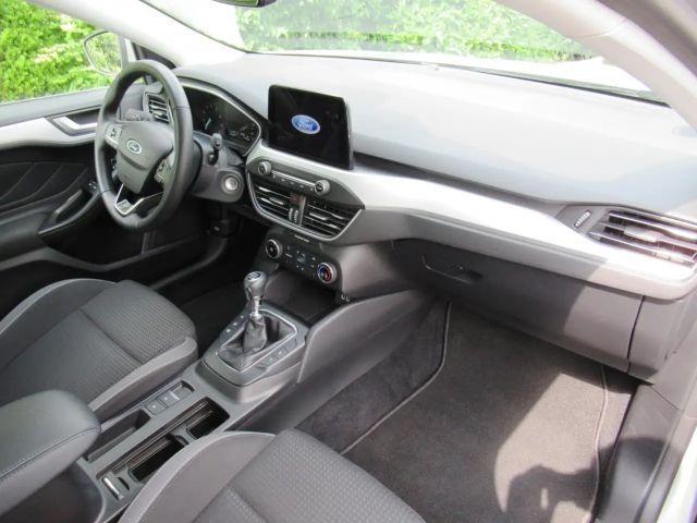 Ford Focus Cool & Connect EcoBoost Wagon