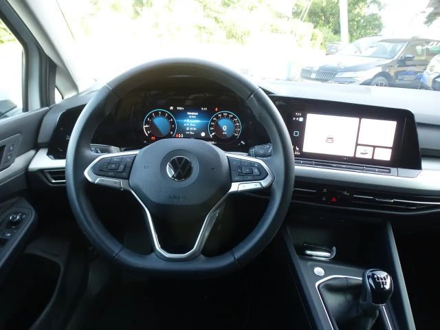 Volkswagen Golf Life Variant